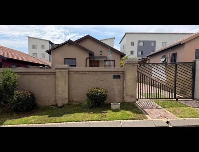 2 BEDROOM PROPERTY TO RENT IN FLEURHOF